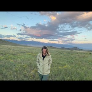 Meet your Posher, Elizabeth t